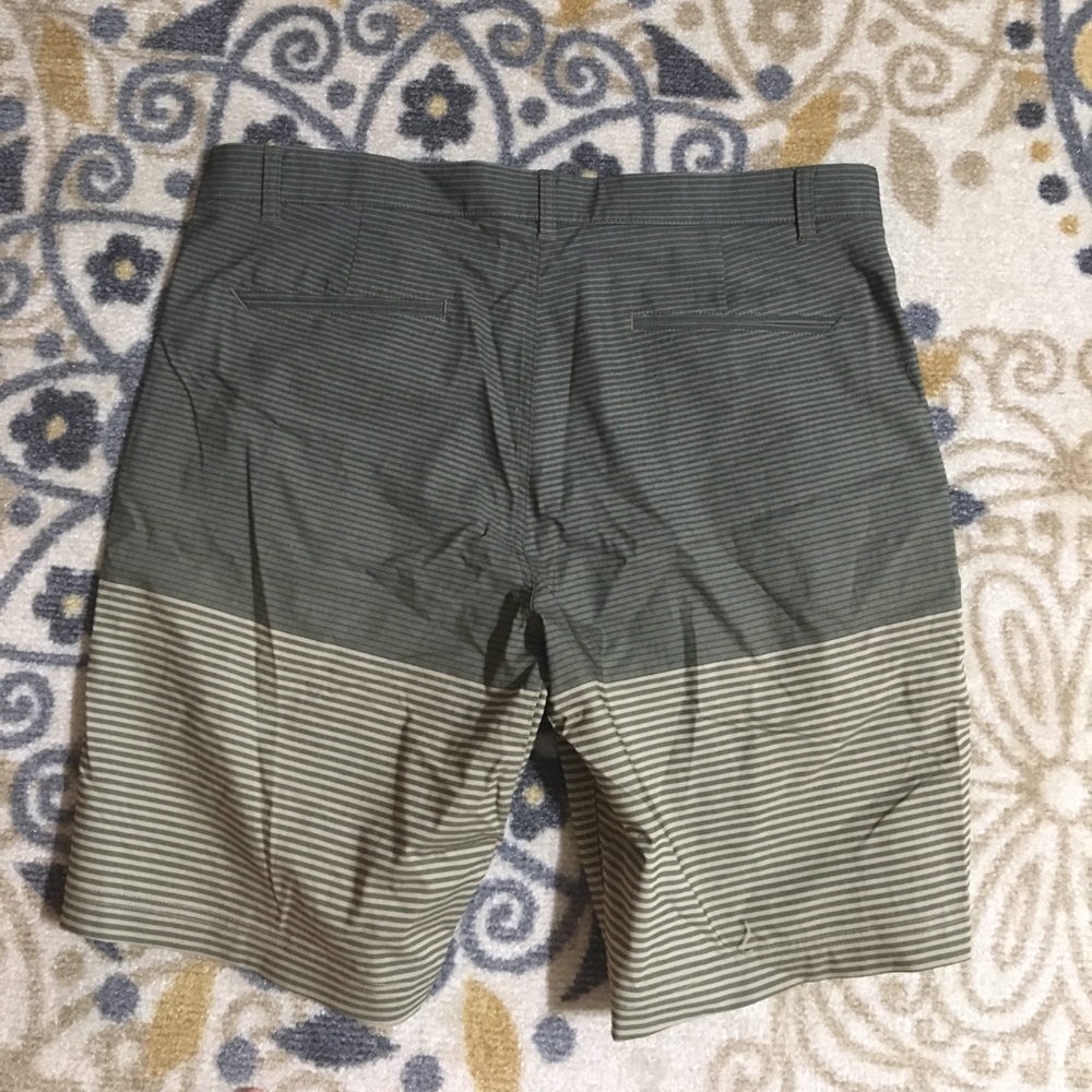 NEW Nike Golf striped shorts - Picture 3 of 4